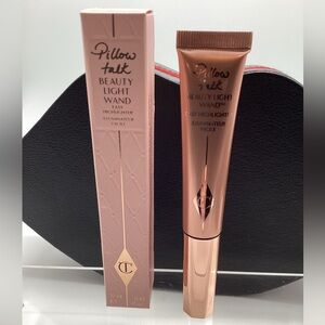 Charlotte Tilbury Glowgasm Beauty Highlighter Wand in Pillow Talk - BNIB